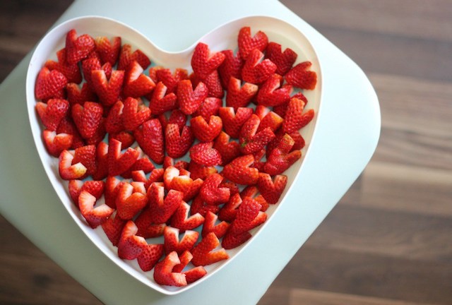 How to Cut Hearts from Strawberries from Gluesticks Blog